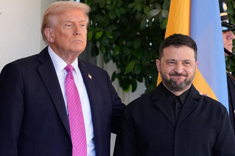 Победный балаган Зеленского: встречу Путина и Трампа начали срывать старым способом