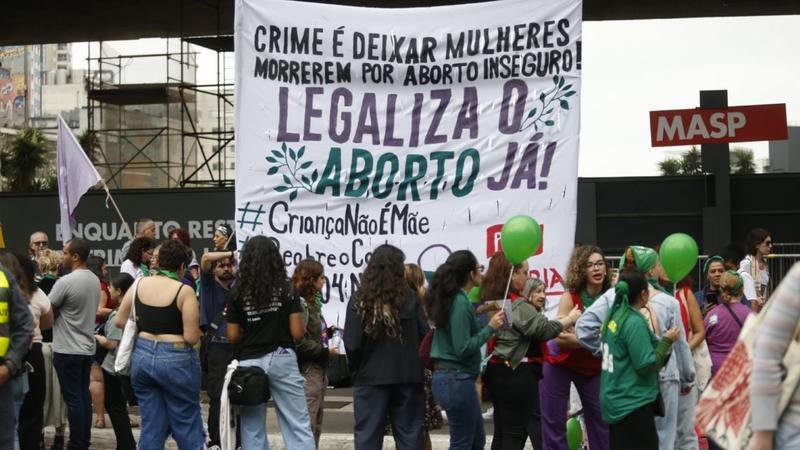 Se homens engravidassem, o aborto seria um chiclete sabor morango