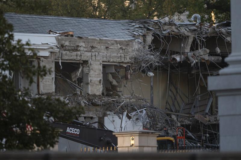 Federal Workers Told to Stop Taking Photos of White House Destruction