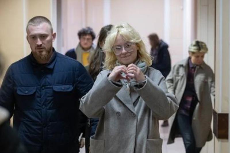 Putin mette al bando anche la musica: arrestata la cantante Diana Loginova