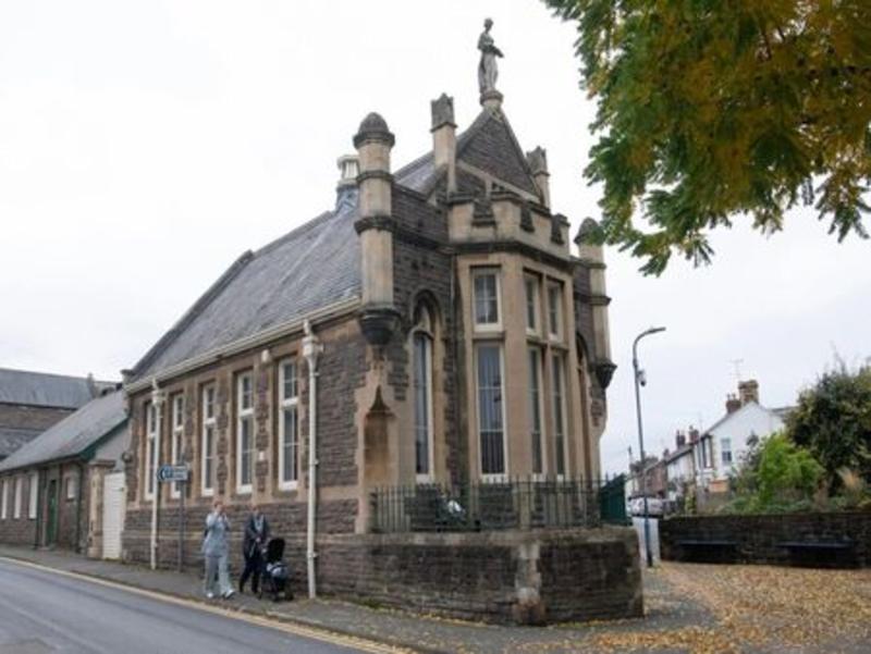 Великобритания превръща 120-годишна библиотека в джамия