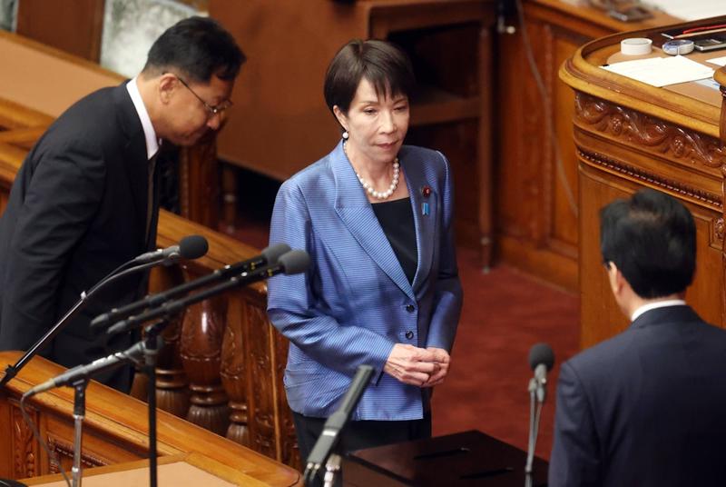 Zucht und Ordnung: Was die Perlenkette über Japans neue Regierungschefin aussagt Zucht und Ordnung: Was die Perlenkette über Japans neue Regierungschefin aussagt