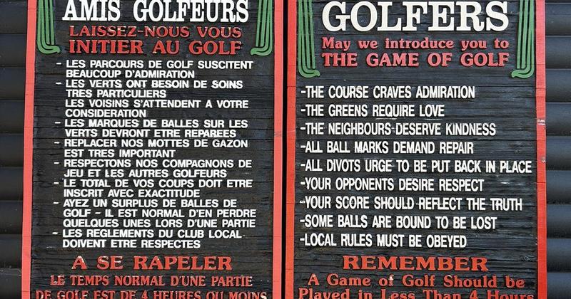 Cheeky sign gets golfers’ attention