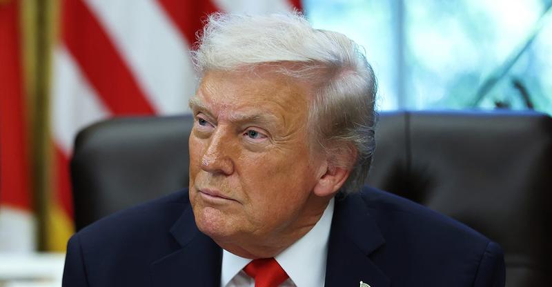 Trump Evaluates Chances of Defeating Socialist Mamdani If GOP Candidate Quits NYC Mayoral Race