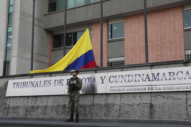 Tribunal de segunda instancia absuelve al expresidente Uribe por el delito de soborno Tribunal de segunda instancia absuelve al expresidente Uribe por el delito de soborno