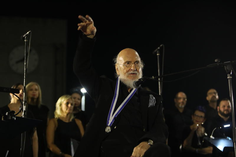 Εις μνήμην Σαββόπουλου Διονύσιου, τραγουδοποιού