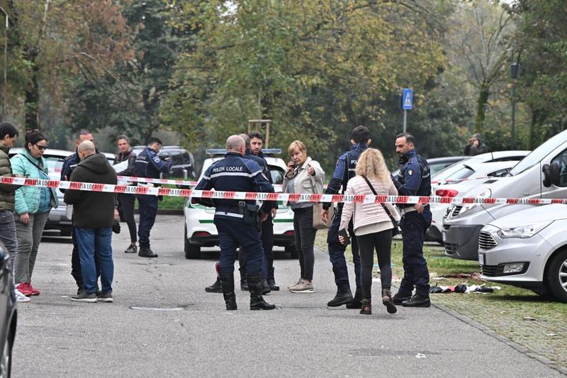 Donna accoltellata a Milano, è gravissima in ospedale: caccia all’ex marito. Lei urlava disperata: “Te ne devi andare” /