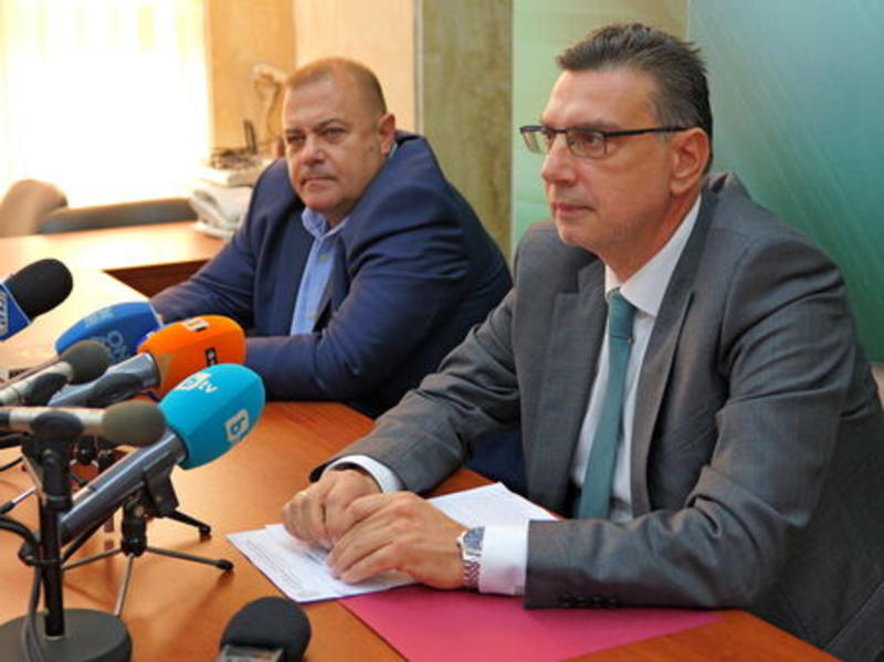 Фахри избил цялото си семейство със 7 патрона за 2-3 минути, мушкал майка си и с нож