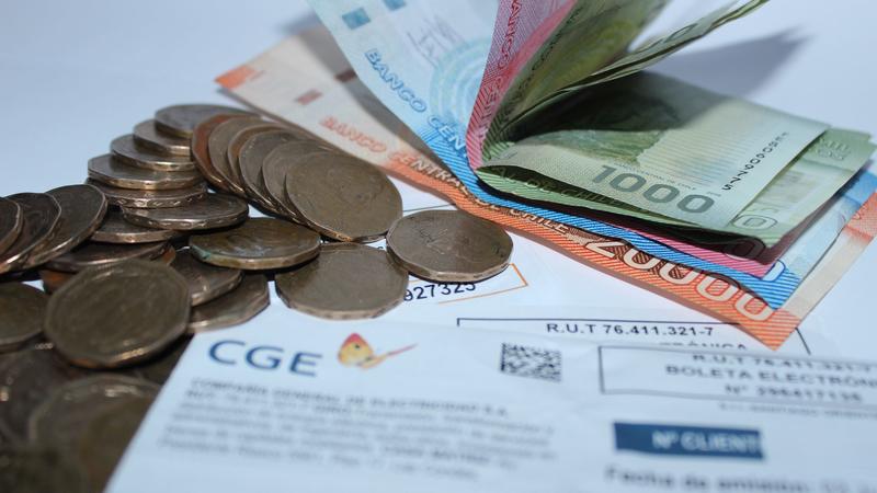 El lindo negocio de vender energía a las familias de Chile