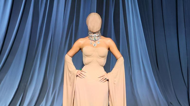 Juwelen-Diebstahl aus dem Louvre! Kim Kardashian weiß, wie man damit umgeht Juwelen-Diebstahl aus dem Louvre! Kim Kardashian weiß, wie man damit umgeht