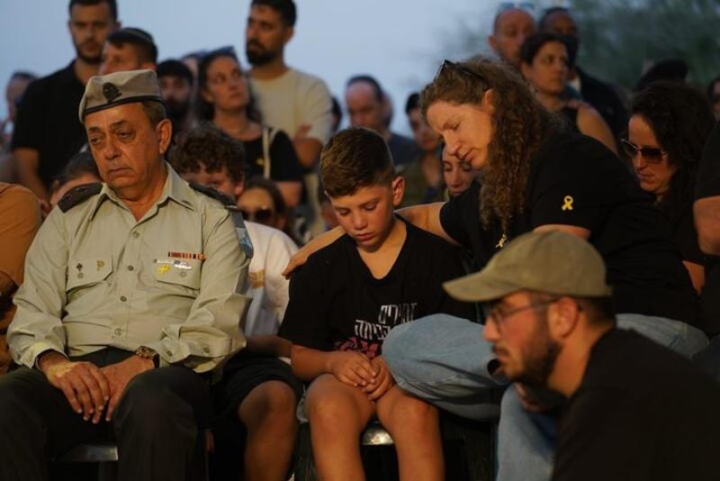 Slain hostage Tal Haimi laid to rest, some 2 years after wife symbolically buried his helmet