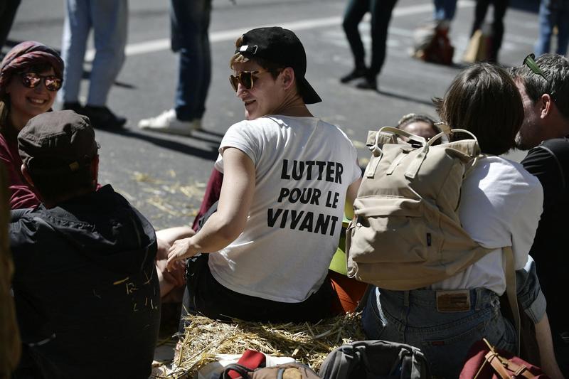 Parler de « vivant » plutôt que de « nature » : effet de mode ou tournant politique ?