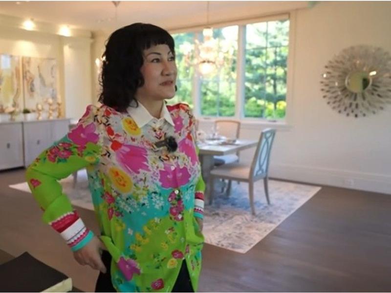 Is this Chinese 'billionaire' rich enough to buy up much of the Hudson’s Bay?