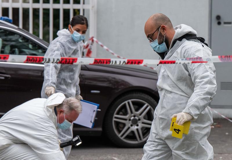 Morta la donna accoltellata a Milano: l'ex marito arrestato dalla polizia locale /