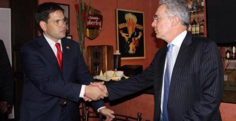 Corruptela absuelve a Uribe y Keiko