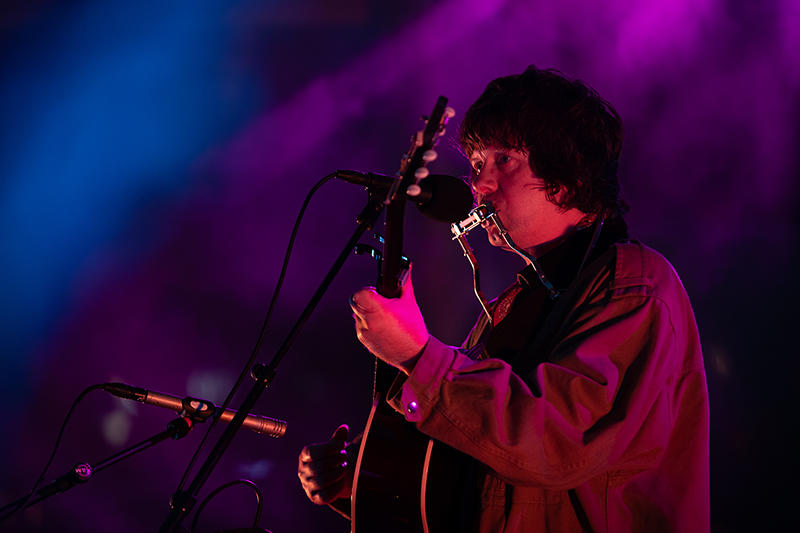 Fionn Regan has gone method Worzel Gummidge