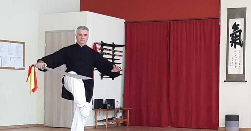 ΤΑΙ ΤΣΙ: Η αργή κίνηση που “ξυπνά” την αίσθηση του σώματος ΤΑΙ ΤΣΙ: Η αργή κίνηση που “ξυπνά” την αίσθηση του σώματος