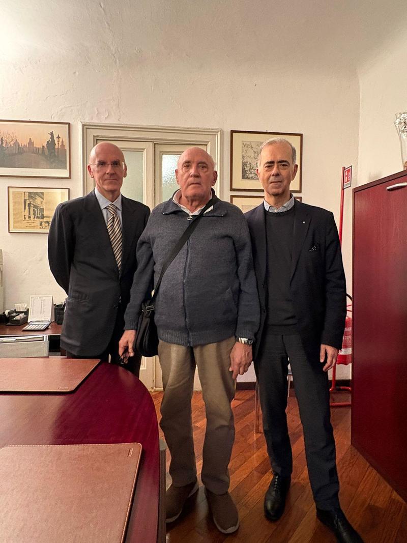 Rischiò di essere ucciso dall’accoltellatore del Carrefour, lo Stato lo risarcisce. Con 500 euro