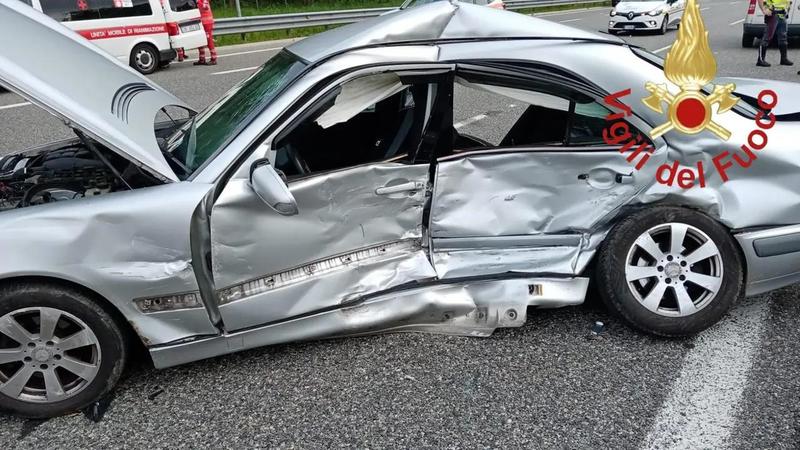 Il piccolo Maxim morì dopo lo schianto. Il papà patteggia due anni: aveva fatto inversione a U sulla A9