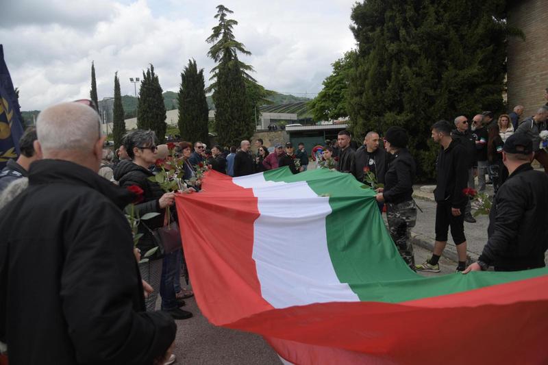 Marcia su Roma, arriva Forza Nuova: “Si potrà fare il saluto romano”. Ma la famiglia Mussolini frena