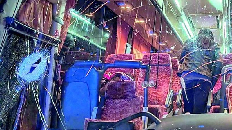 L’agguato mortale al bus, test del Dna per sei ultrà: ci sono nuovi sospettati