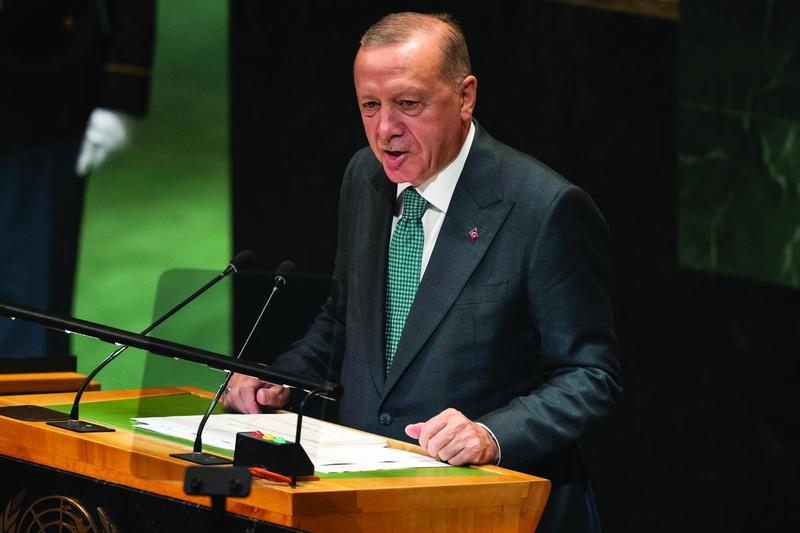 Erdogan scatenato: chi sponsorizza la cultura LGBTQ andrà in prigione