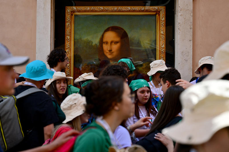 The Myth of the Digital Threat: How Technology Expands Art’s Reach The Myth of the Digital Threat: How Technology Expands Art’s Reach