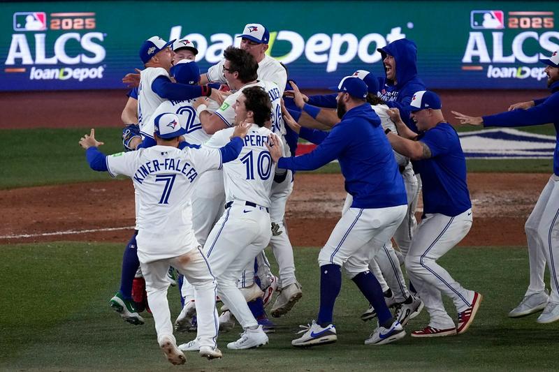 Blue Jays fever sets in as Canada readies for the World Series for the first time in 32 years Blue Jays fever sets in as Canada readies for the World Series for the first time in 32 years