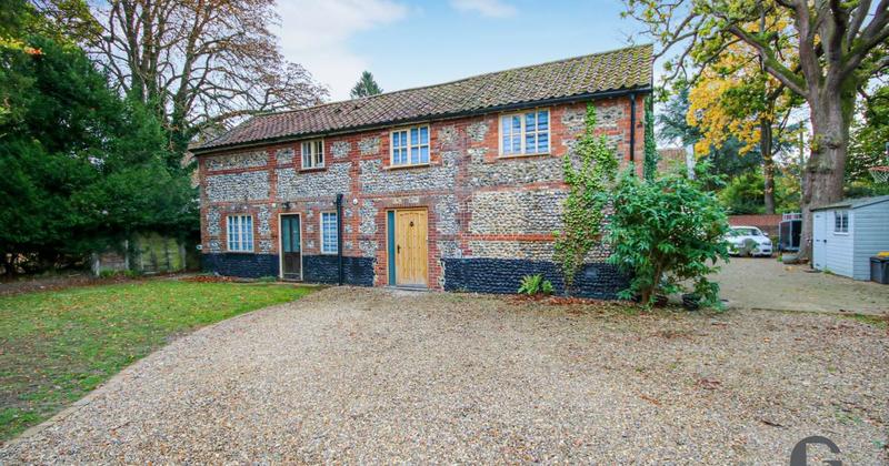 Detached coach house in Thorpe St Andrew for sale at £700k Detached coach house in Thorpe St Andrew for sale at £700k