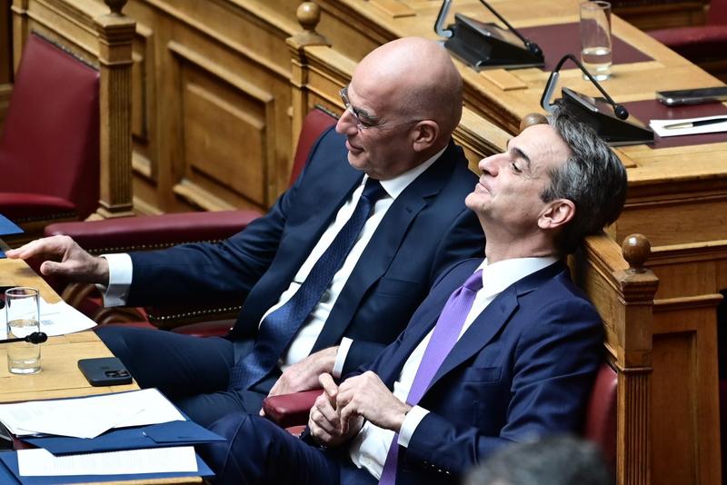 Οι δελφίνοι της ΝΔ και το κενό της πολιτικής βαρύτητας Οι δελφίνοι της ΝΔ και το κενό της πολιτικής βαρύτητας