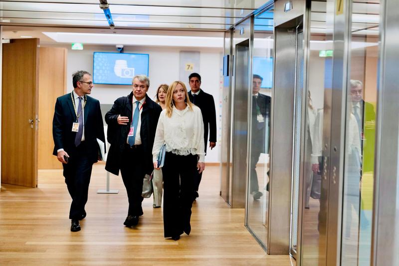 L’Ue colpisce Russia e alleati, sanzioni anche contro aziende cinesi. Ok all’uso di beni sequestrati a Mosca /