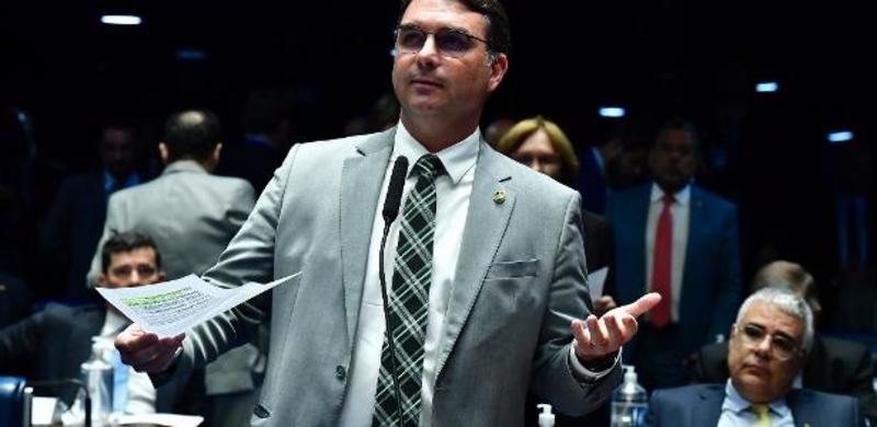 A guerra às drogas de Trump é motivo de inveja para Flávio Bolsonaro