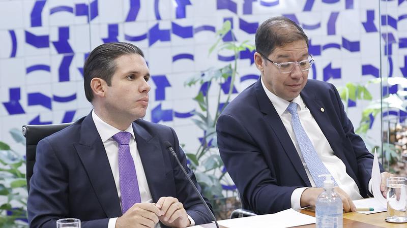 Farra de Motta com jatinhos supera R$ 2 milhões: tem até “Uber” aéreo