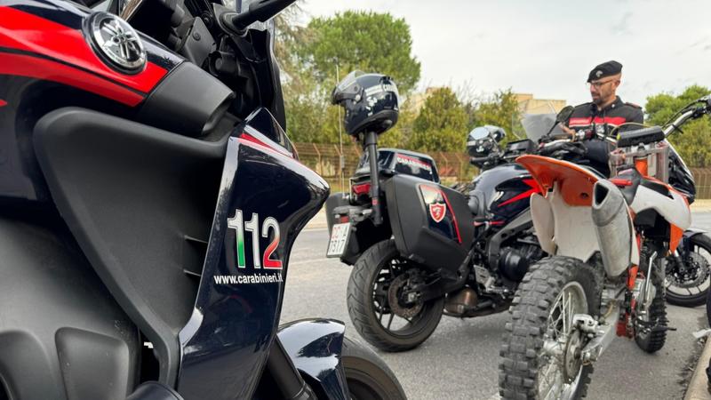 A 15 anni guida un'autoÂ e forza un posto di bloccodei carabinieri