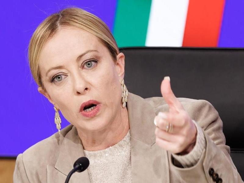 Giorgia Meloni: Â«Il SudÂ Ã¨ una locomotivaÂ». Ma nella manovra taglia fondi per 15 milioni alla metropolitana