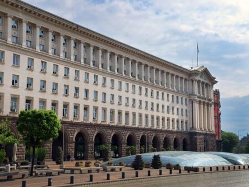 Премиерът свика спешно съвещание на МС заради санкциите на САЩ срещу Лукойл и Роснефт