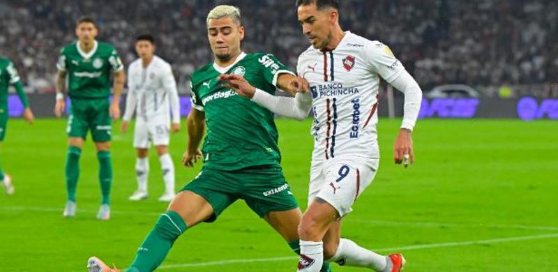 Palmeiras coleciona gols sofridos nos últimos jogos fora e cai ante LDU