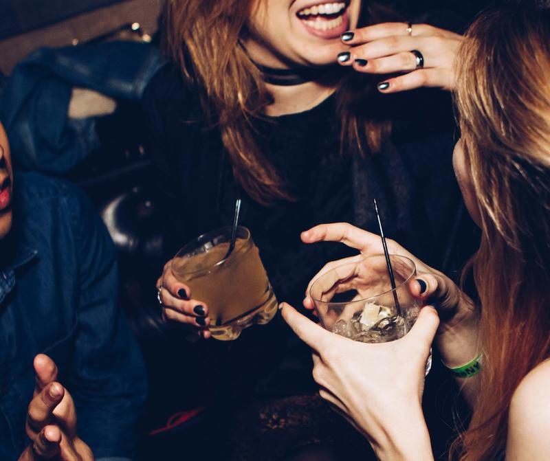 Πιτσιρικάδα στην Ελλάδα 2.0: Ουσίες, οινόπνευμα, τζόγος…