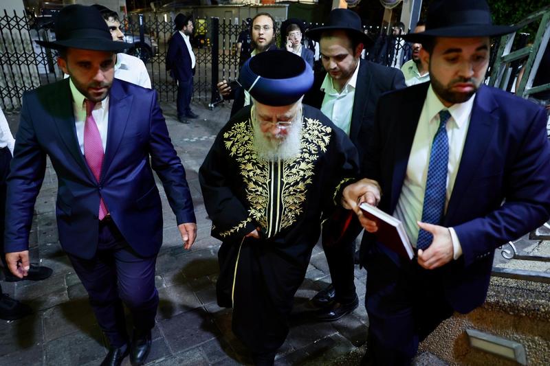 Top Shas rabbis pan party leader Deri as Haredi draft exemption bill remains elusive Top Shas rabbis pan party leader Deri as Haredi draft exemption bill remains elusive