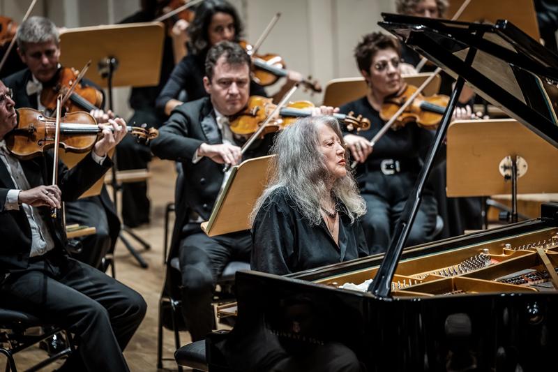 Vorbild Martha Argerich: Die Starpianistin sagt ihr Basler Konzert ab – was wir von ihr lernen können