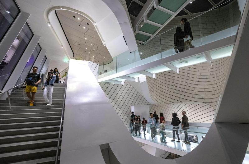 Relying heavily on contractors can cut attendance by 27% for museums, theaters and other arts nonprofits – new research