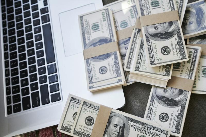Influencers could learn a thing or two from traditional journalism about disclosing who’s funding their political coverage