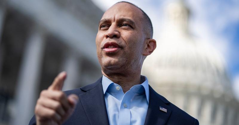 Jeffries Finally Endorses Mamdani in the Most Tepid Way Possible