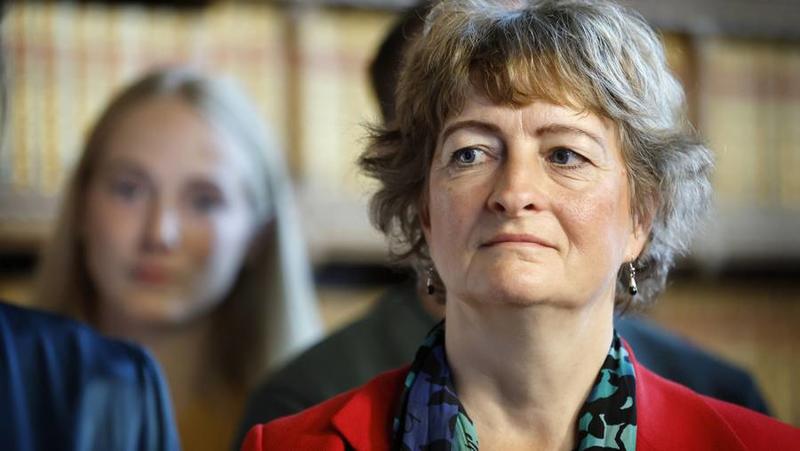 Hovedløst og skandaløst Hovedløst og skandaløst