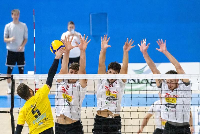Volley, derby alle 16,30. Cavallino 4 Torri a Forlì: 