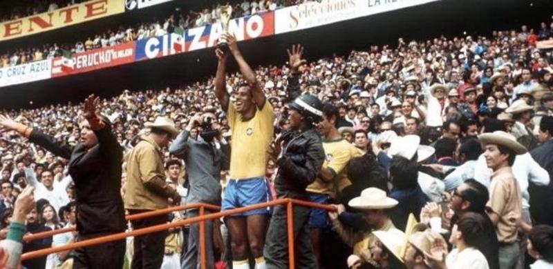 Nove anos sem Carlos Alberto Torres, o 'Pelé da camisa 4'