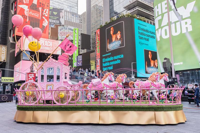 In Times Square, Yvette Mayorga’s Candy-Pink Carriage Confronts the American Dream Beyond Its Sparkle In Times Square, Yvette Mayorga’s Candy-Pink Carriage Confronts the American Dream Beyond Its Sparkle