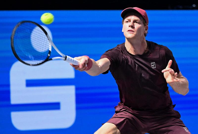 Sinner inarrestabile, de Minaur si arrende in due set: finale a Vienna contro Zverev