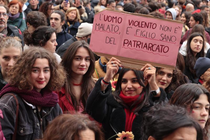 Firenze, centro anti violenza espulso dalla rete nazionale: “Accetta soci uomini”