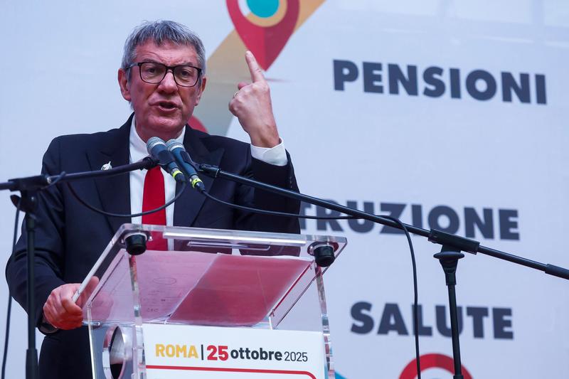 Landini e la Cgil riportano la sinistra in piazza. “La manovra cambi o è sciopero” Landini e la Cgil riportano la sinistra in piazza. “La manovra cambi o è sciopero”